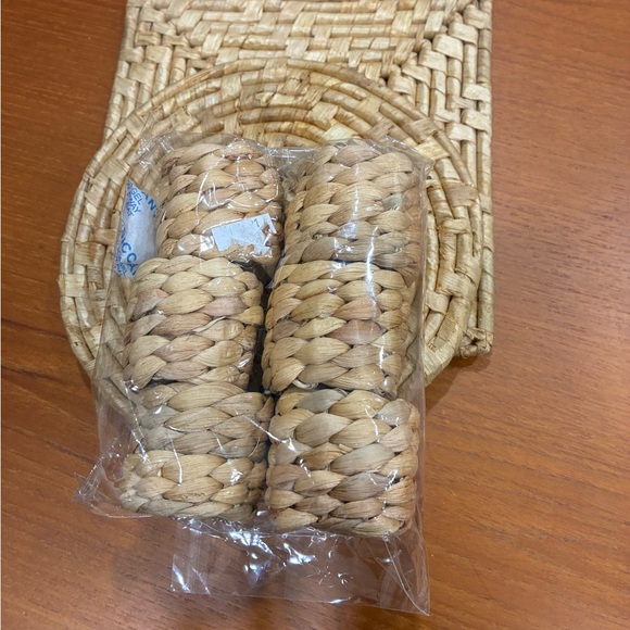 Set/ Woven Straw Trivets+ 6 Napkin Rings+4 Napkins NIB rings, NWOT Napkins - Picture 11 of 13